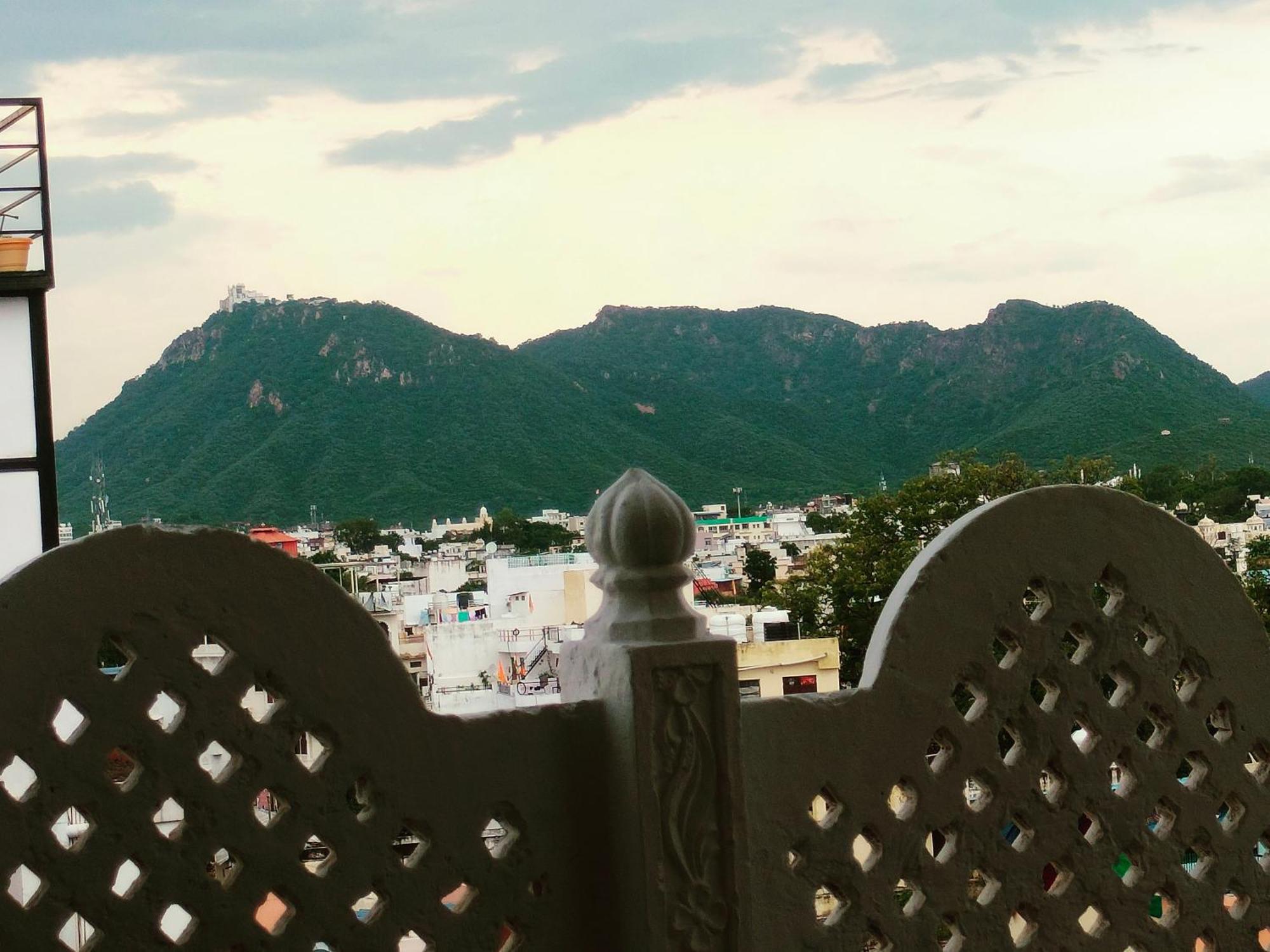 Krishna Stay Guest House Udaipur Eksteriør bilde