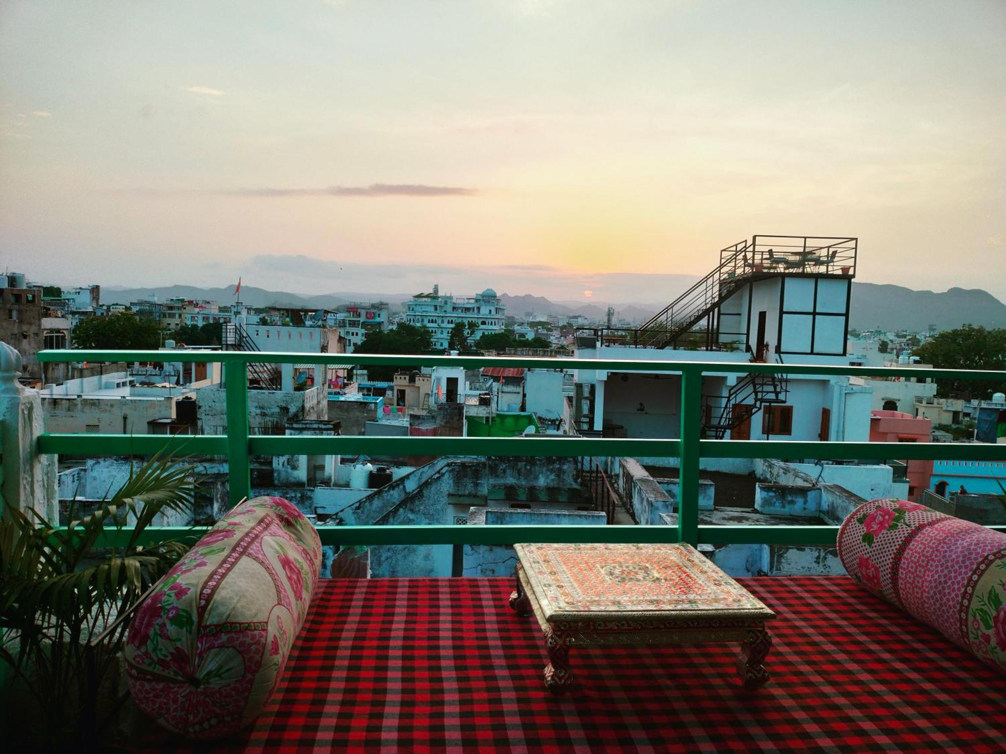 Krishna Stay Guest House Udaipur Eksteriør bilde